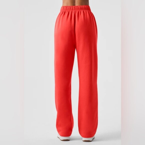NWT Alo Yoga Accolade Straight Leg Sweatpants - Picture 2 of 3